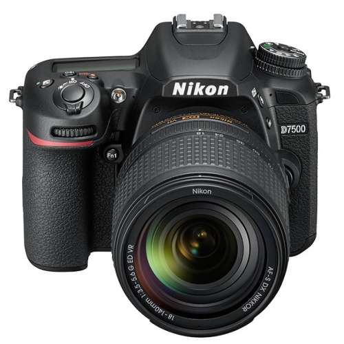 NIKON D7500 + AF-S DX NIKKOR 18-140 VR Black