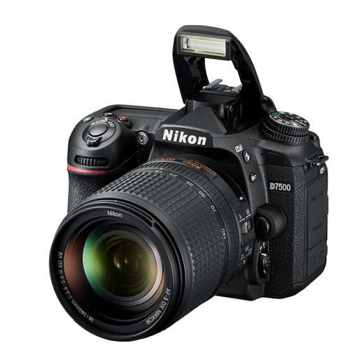 NIKON D7500 + AF-S DX NIKKOR 18-140 VR Black