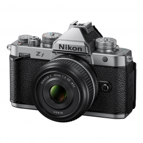 NIKON Zf Silver + 40mm SE + Leather Case